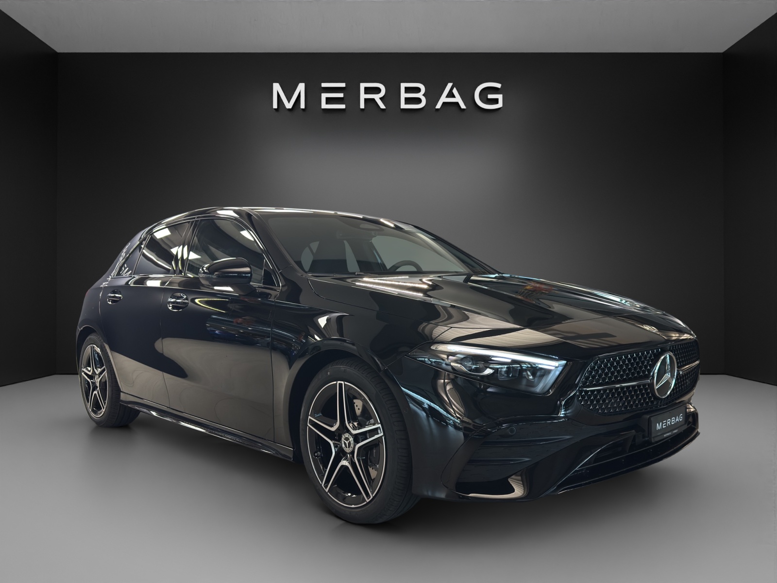 MERCEDES-BENZ A 220 d 8G-DCT AMG Line-image-0