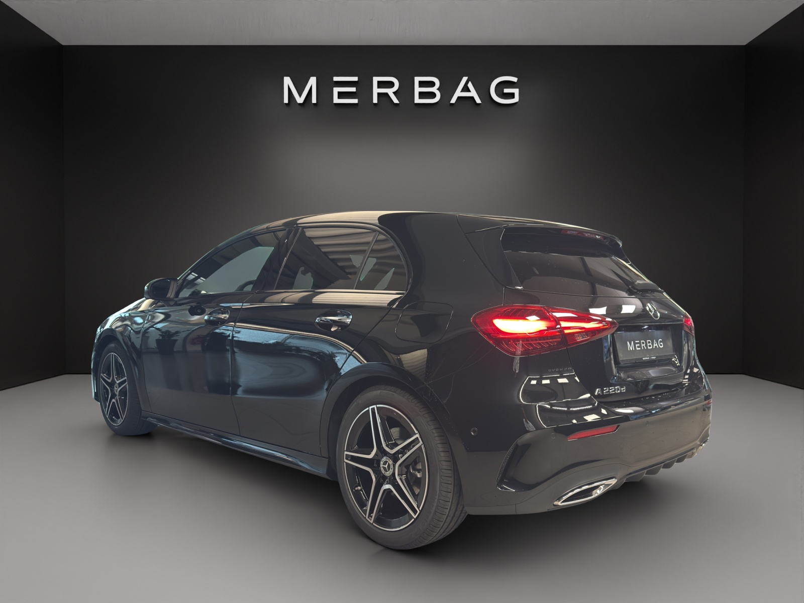 MERCEDES-BENZ A 220 d 8G-DCT AMG Line-image-3