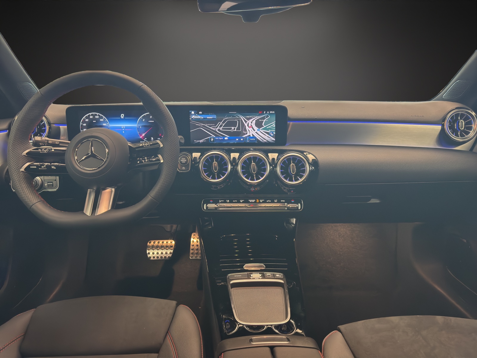 MERCEDES-BENZ A 220 d 8G-DCT AMG Line-image-9