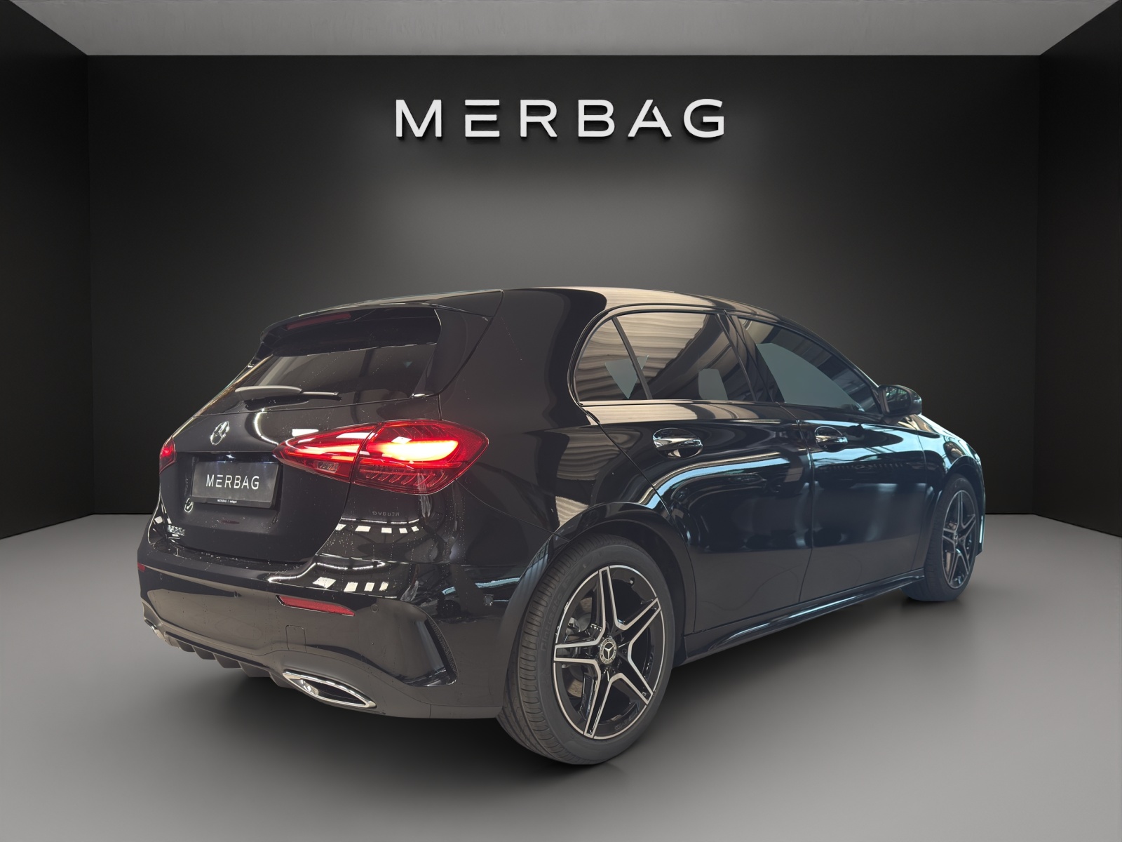 MERCEDES-BENZ A 220 d 8G-DCT AMG Line-image-5