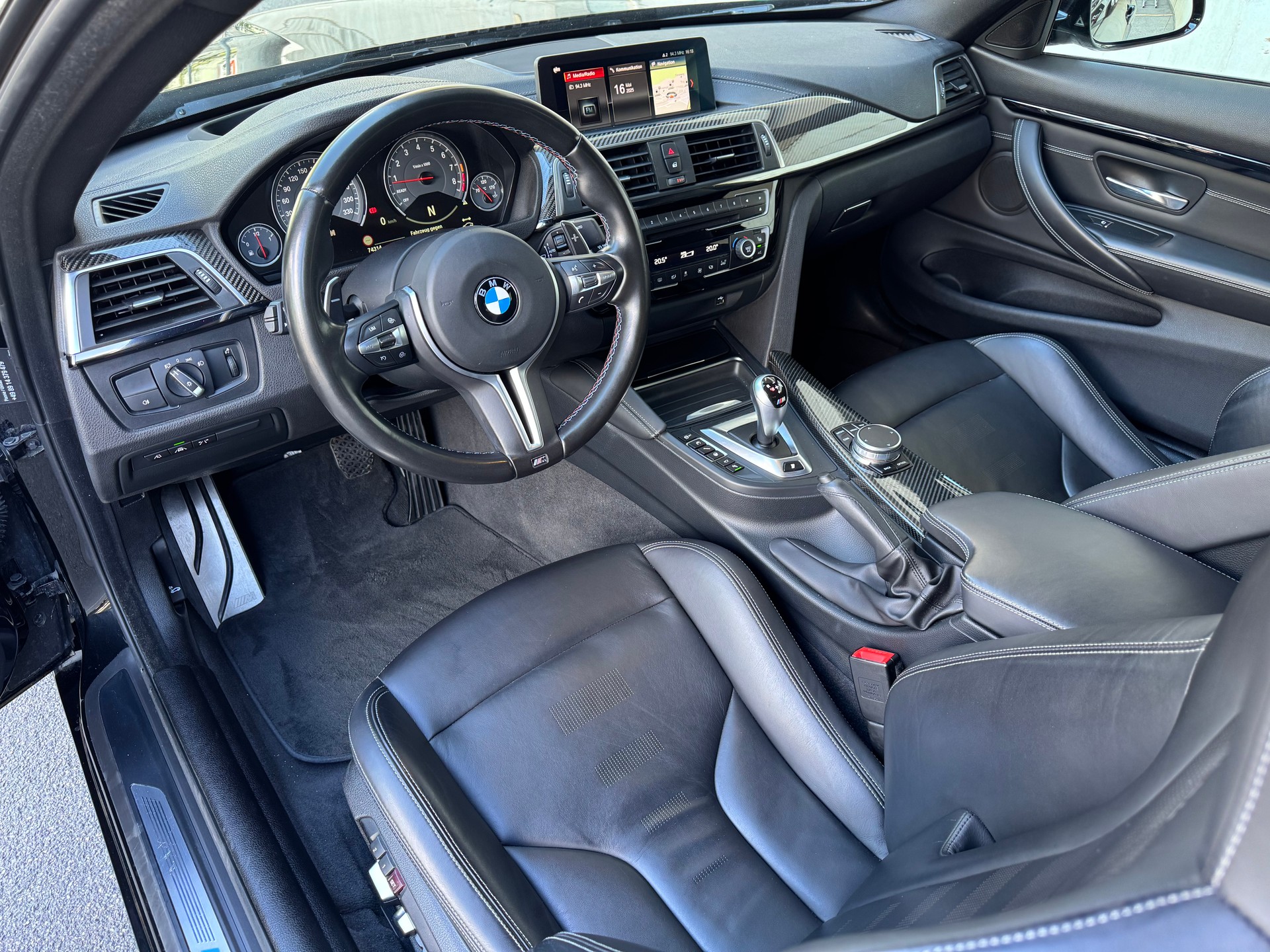 BMW M4 Coupé Competition DKG-image-9