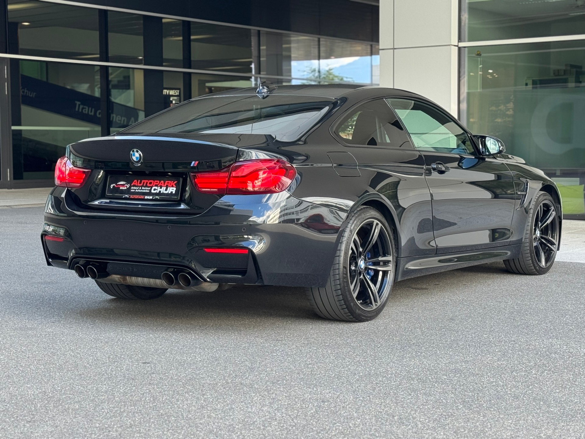 BMW M4 Coupé Competition DKG-image-4