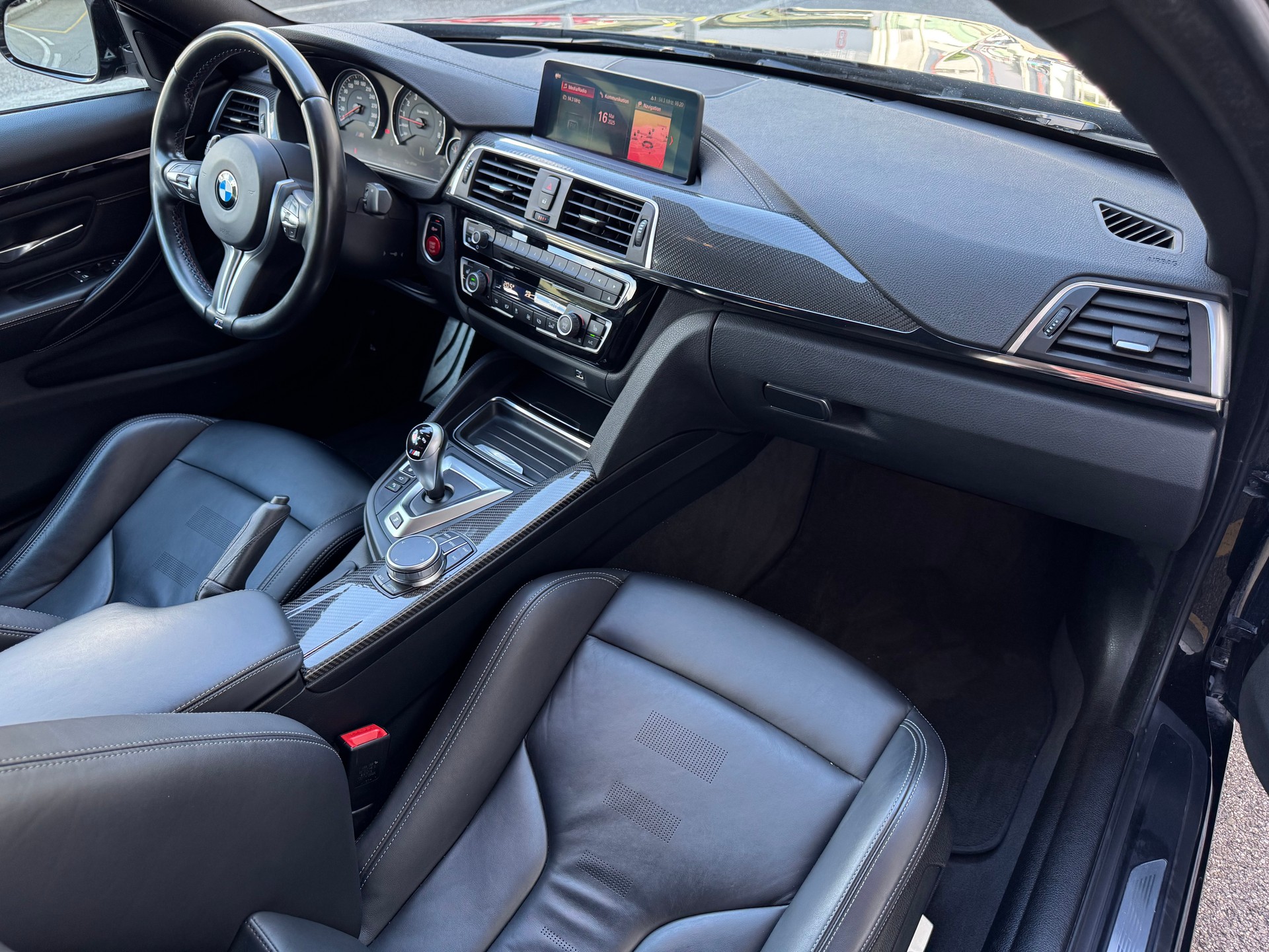 BMW M4 Coupé Competition DKG-image-13