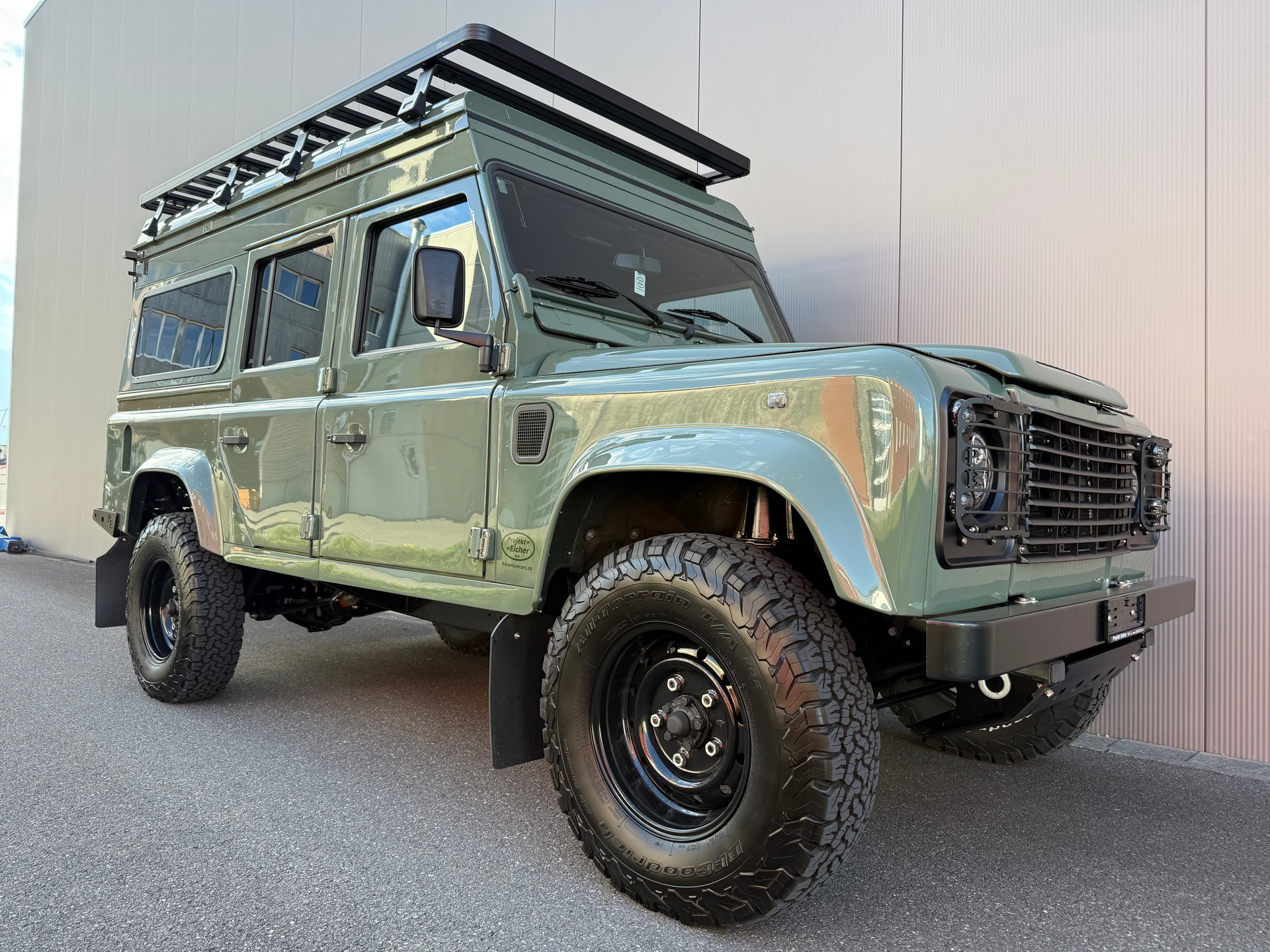 LAND ROVER Defender 110 300TDi Weltreisefahrzeug-showroom-element-3
