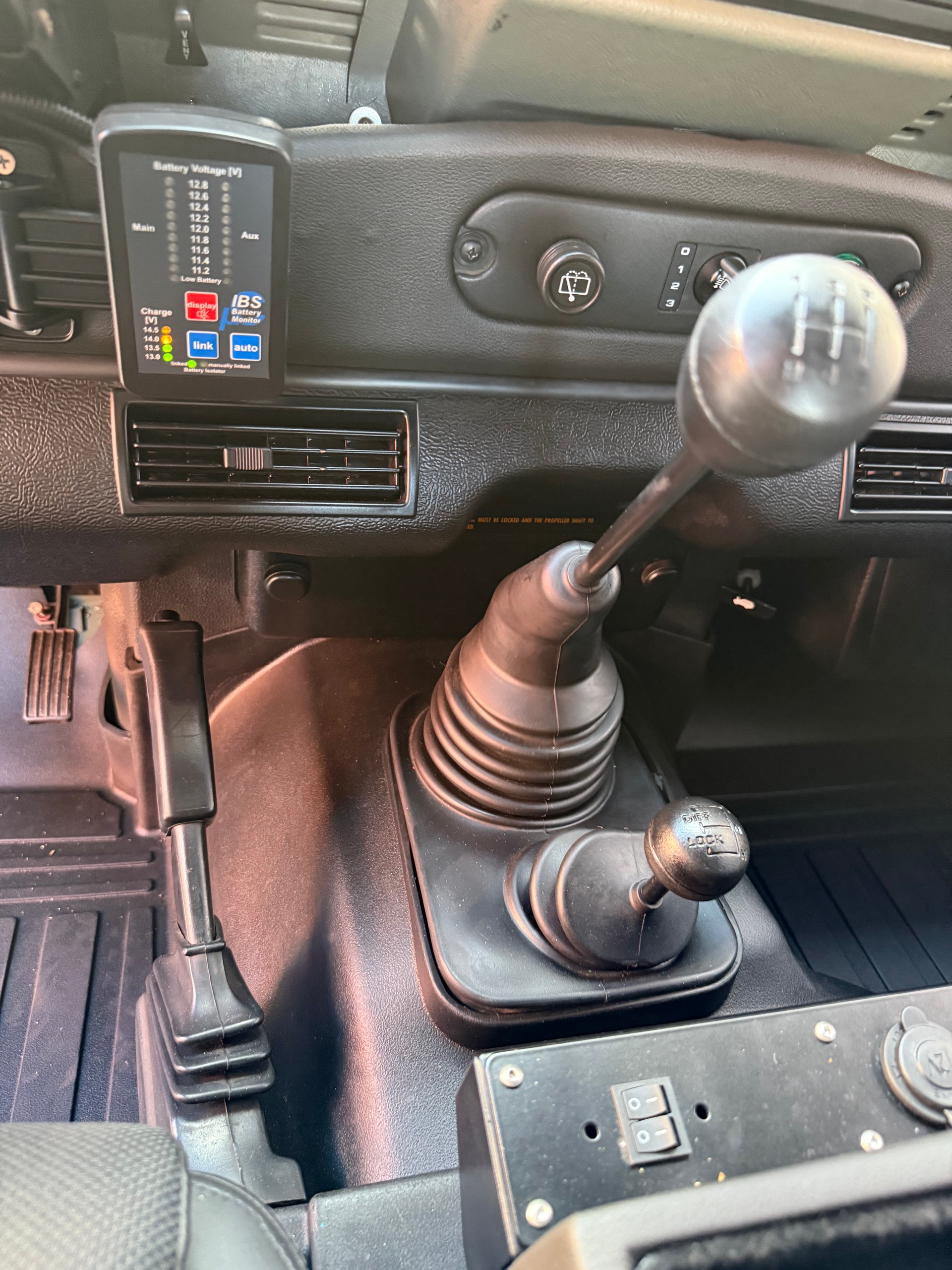 LAND ROVER Defender 110 300TDi Weltreisefahrzeug-image-28
