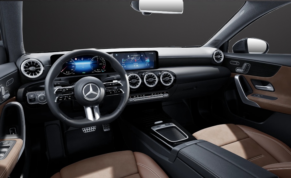 MERCEDES-BENZ A 250 e EQ Star 8G-DCT-image-5