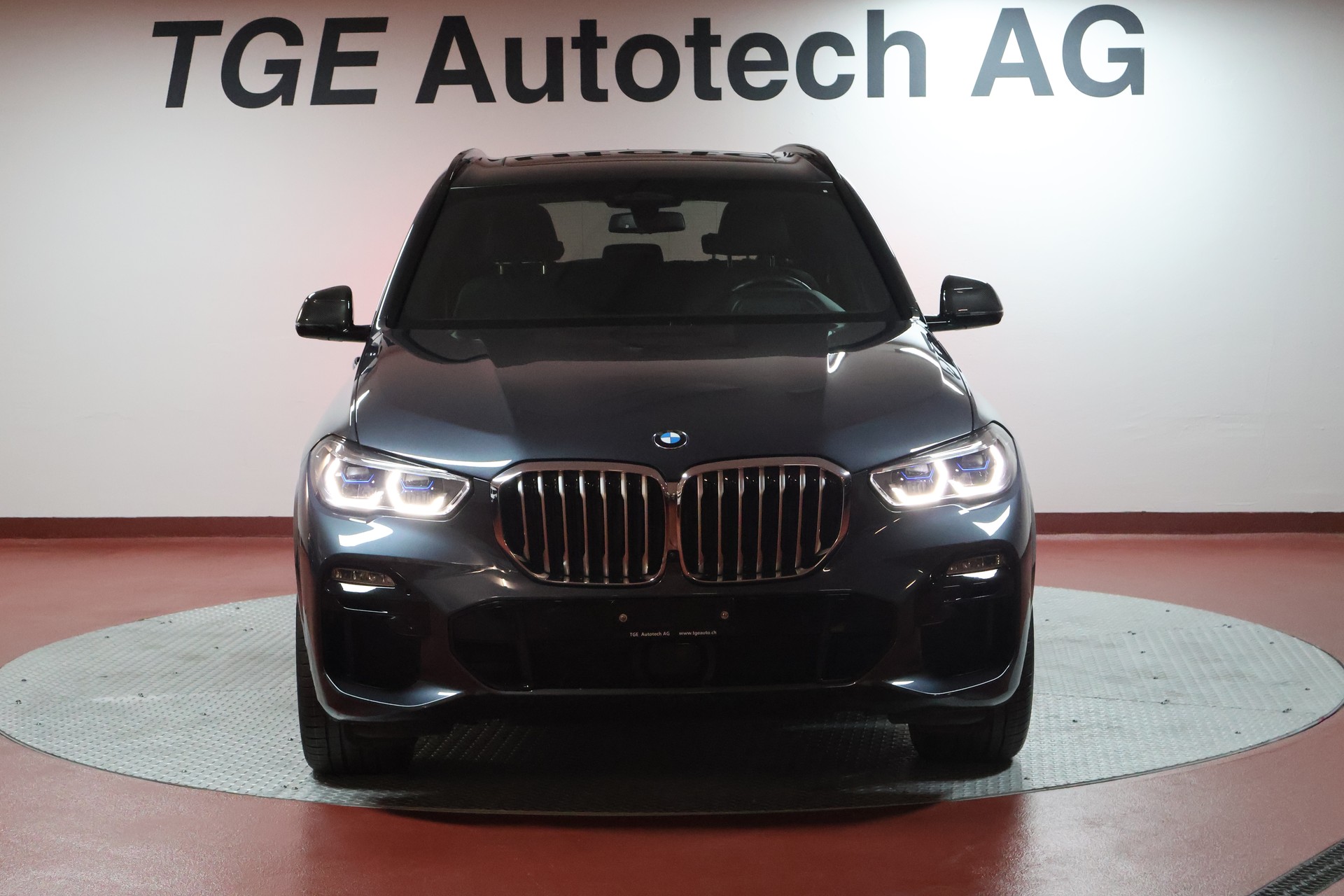 BMW X5 xDrive45e M Sport Steptronic-image-2