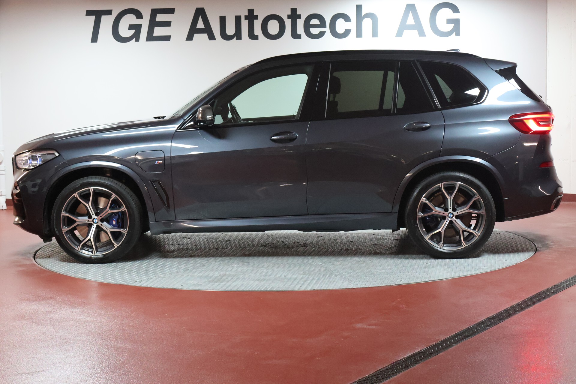 BMW X5 xDrive45e M Sport Steptronic-image-5