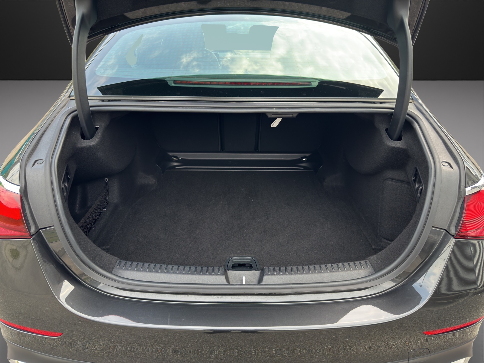 MERCEDES-BENZ E 200 9G-Tronic 4Matic-image-12
