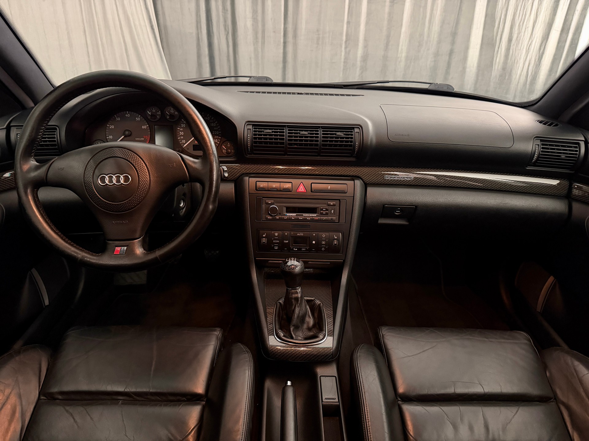 AUDI S4 quattro-image-7