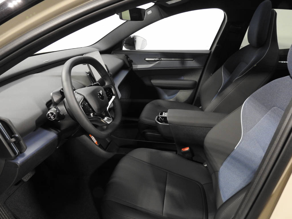 VOLVO EX 30 E60 Twin Ultra Performance AWD-image-10