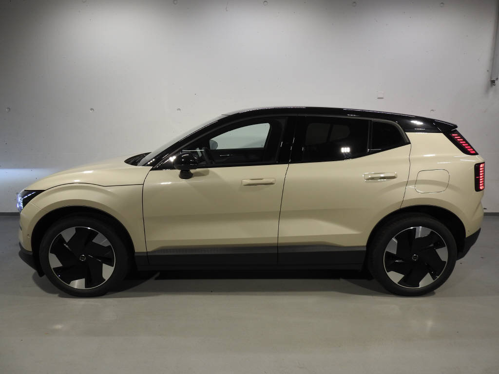 VOLVO EX 30 E60 Twin Ultra Performance AWD-image-2
