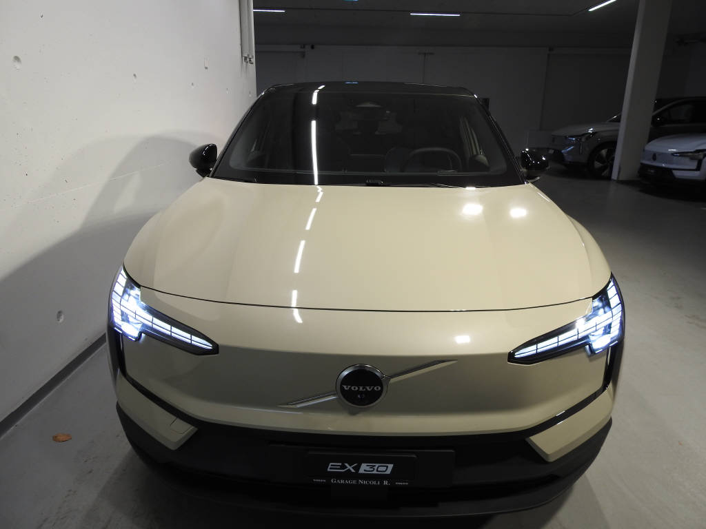 VOLVO EX 30 E60 Twin Ultra Performance AWD-image-1