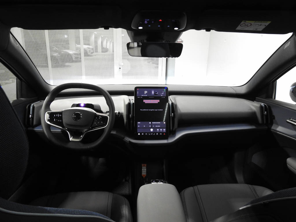 VOLVO EX 30 E60 Twin Ultra Performance AWD-image-6