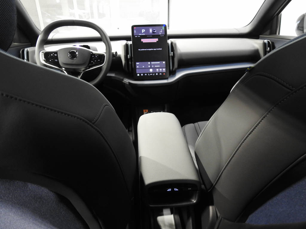 VOLVO EX 30 E60 Twin Ultra Performance AWD-image-8