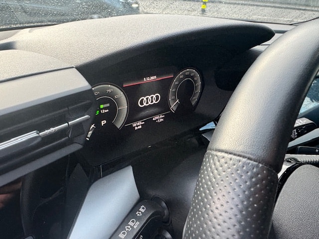 AUDI A3 Sportback 45 TFSI e S line S-tronic-image-8