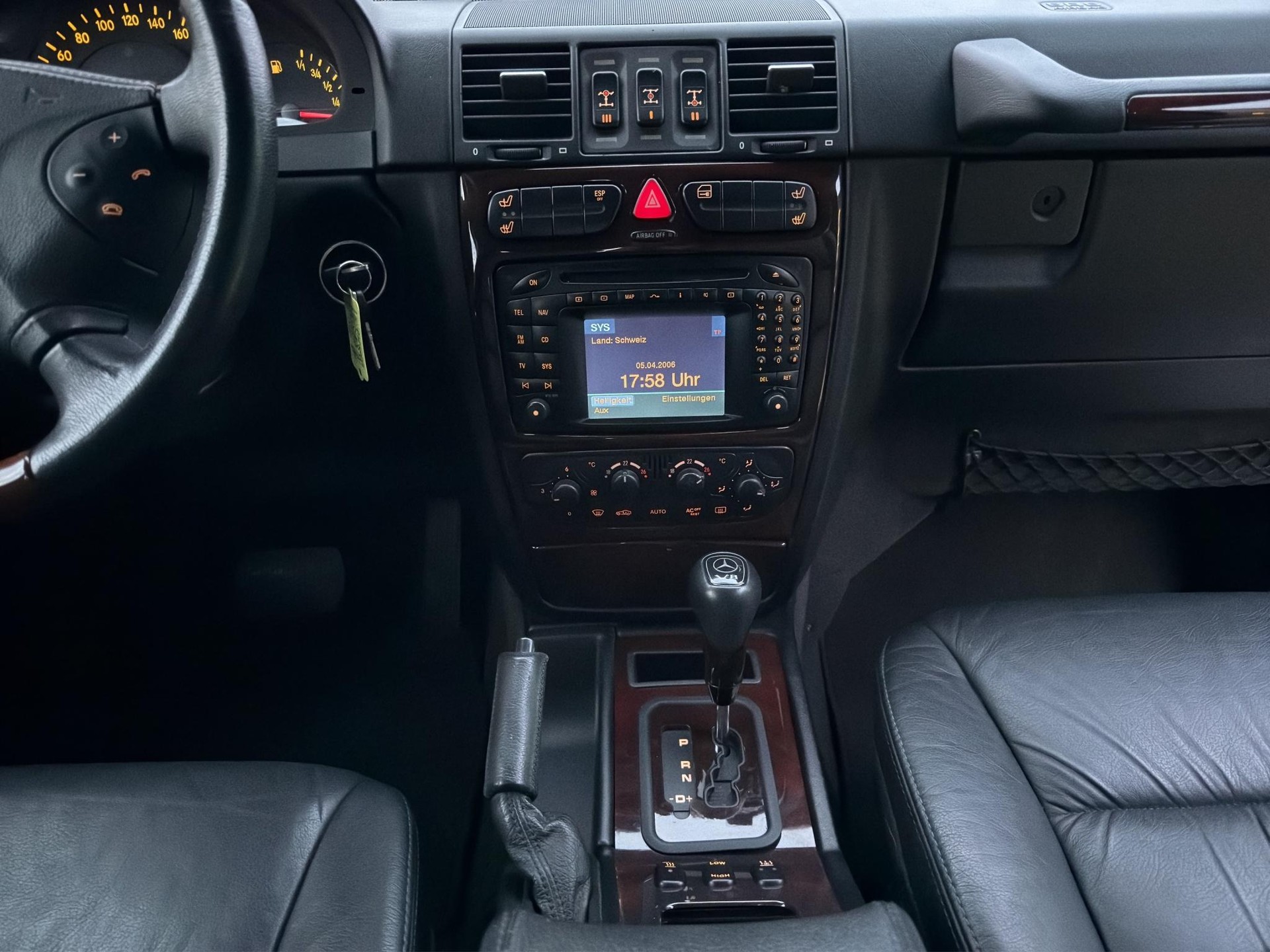 MERCEDES-BENZ G 400 CDI Cabriolet-image-14