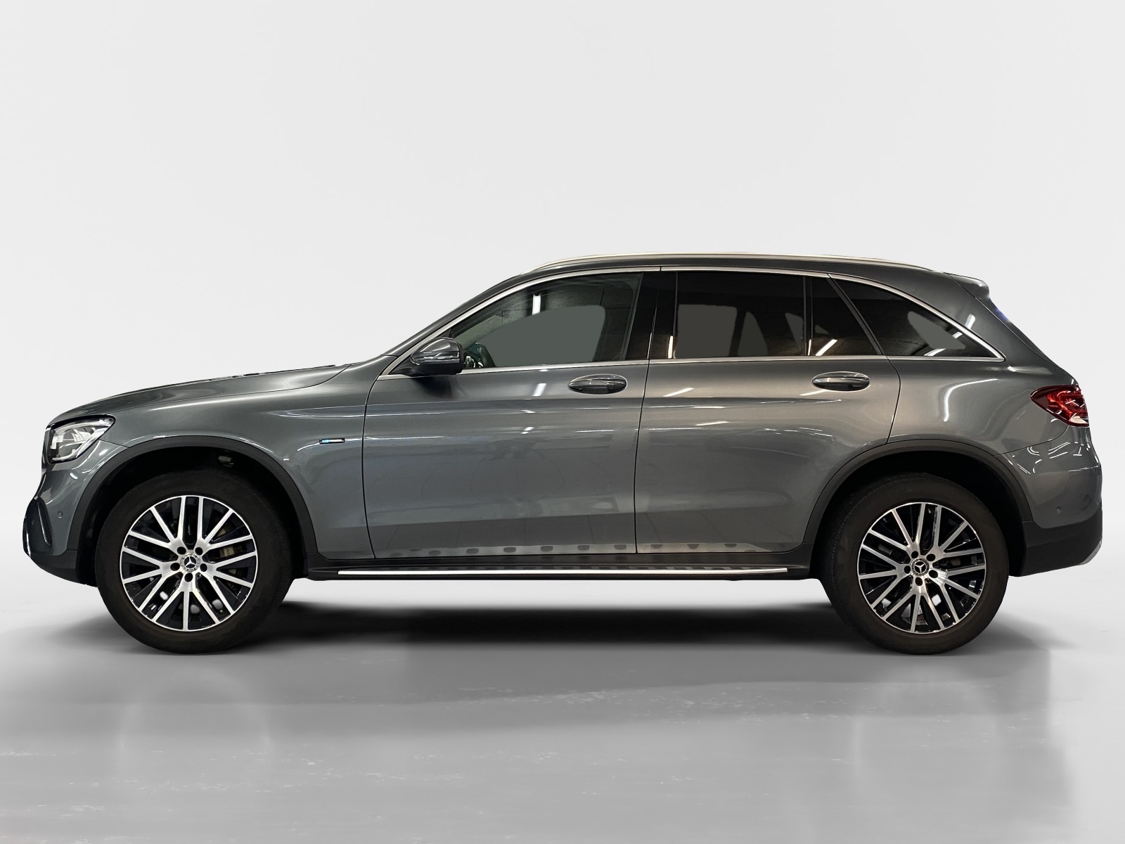 MERCEDES-BENZ GLC 300 e 4MATIC-image-3