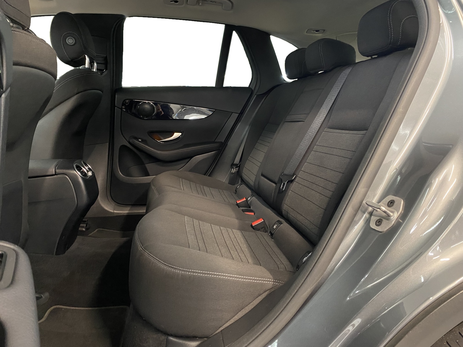 MERCEDES-BENZ GLC 300 e 4MATIC-image-8