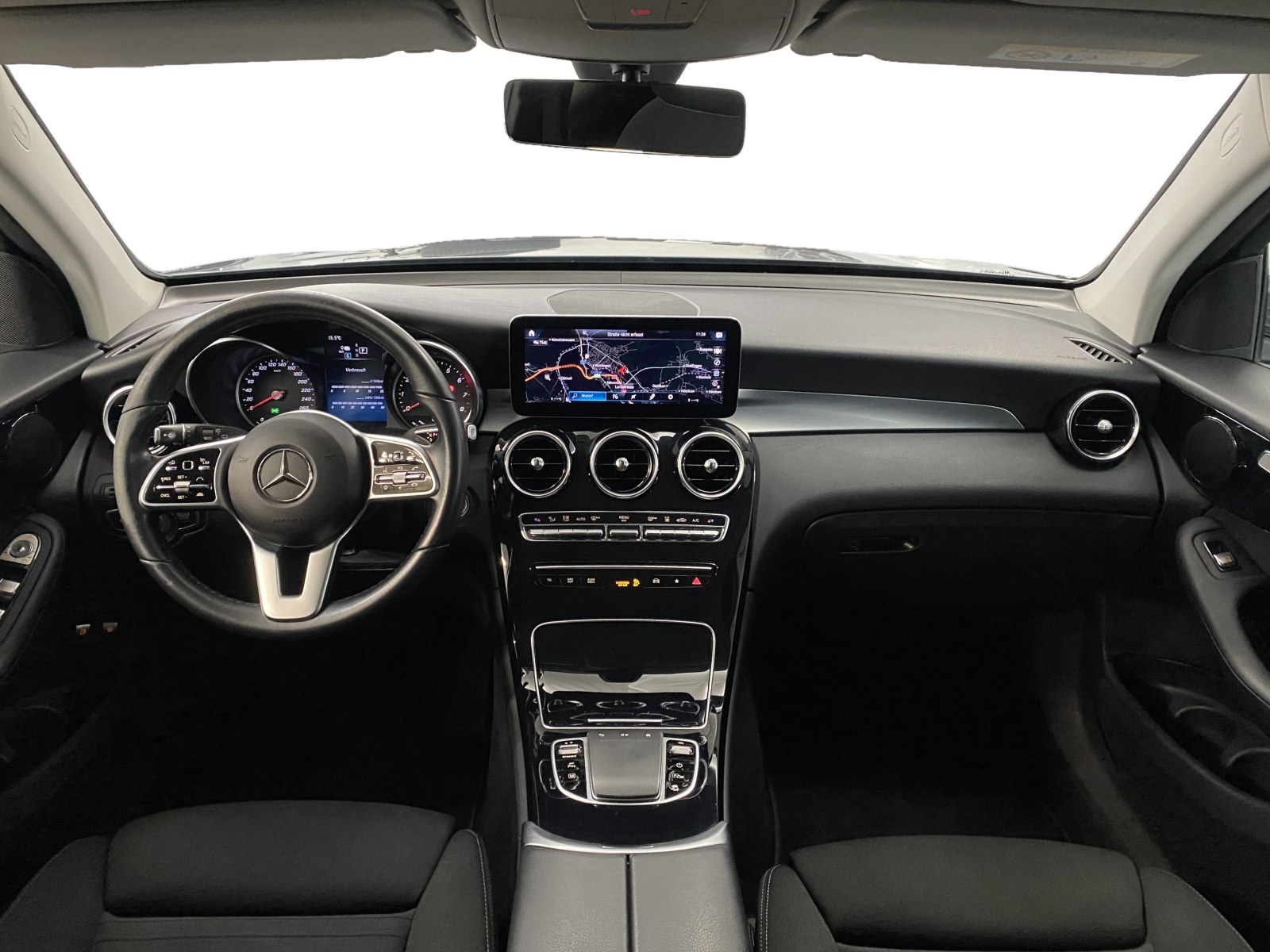 MERCEDES-BENZ GLC 300 e 4MATIC-image-9