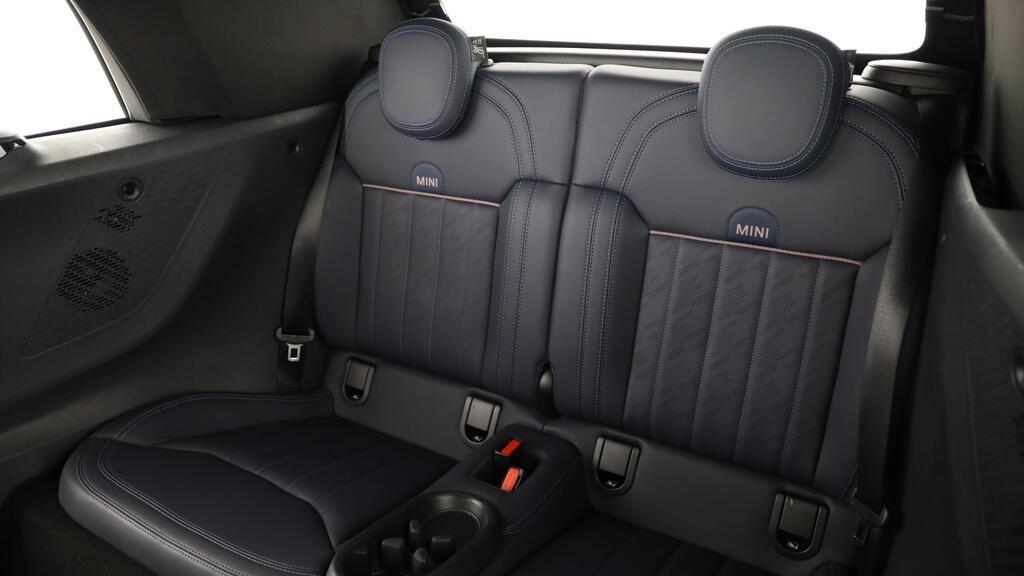 MINI Cooper S Cabrio-image-19