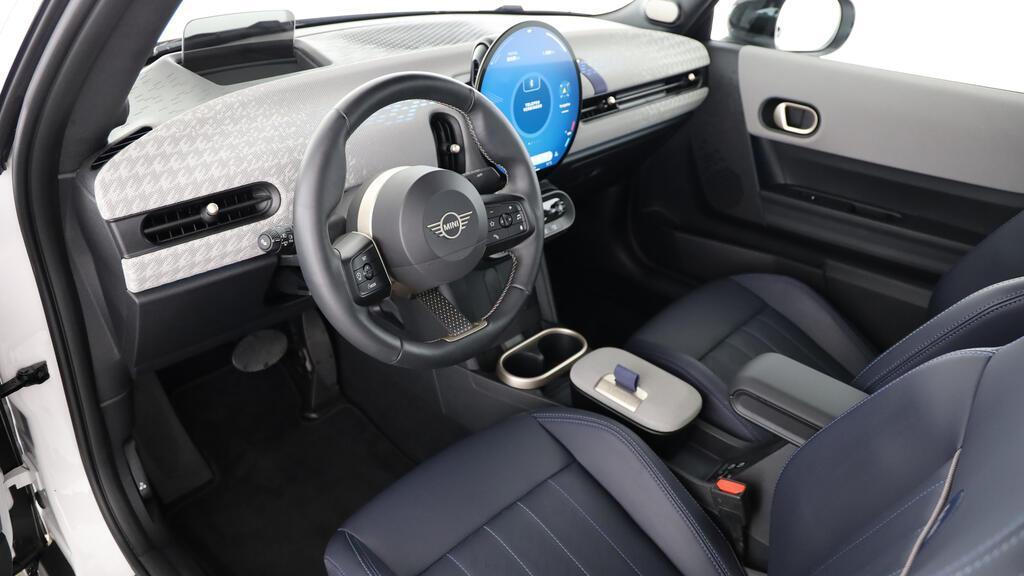 MINI Cooper S Cabrio-image-16
