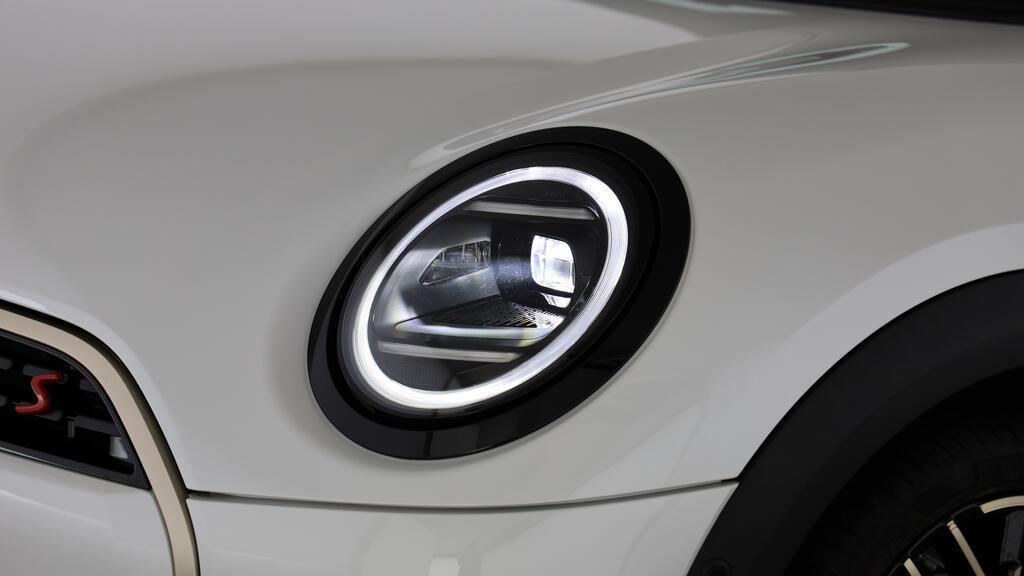 MINI Cooper S Cabrio-image-15