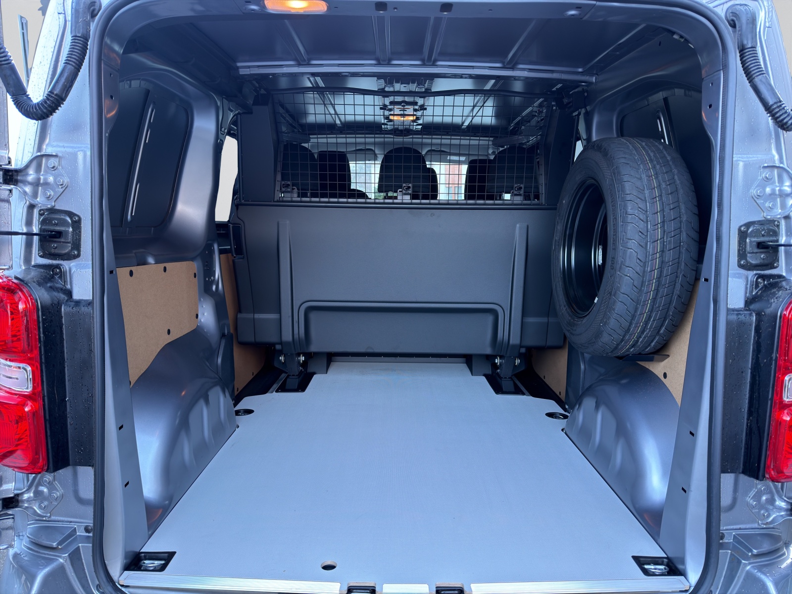 OPEL Vivaro Cargo DK Var. 3.0 t M 2.0 D 144 S/S 4X4-image-12
