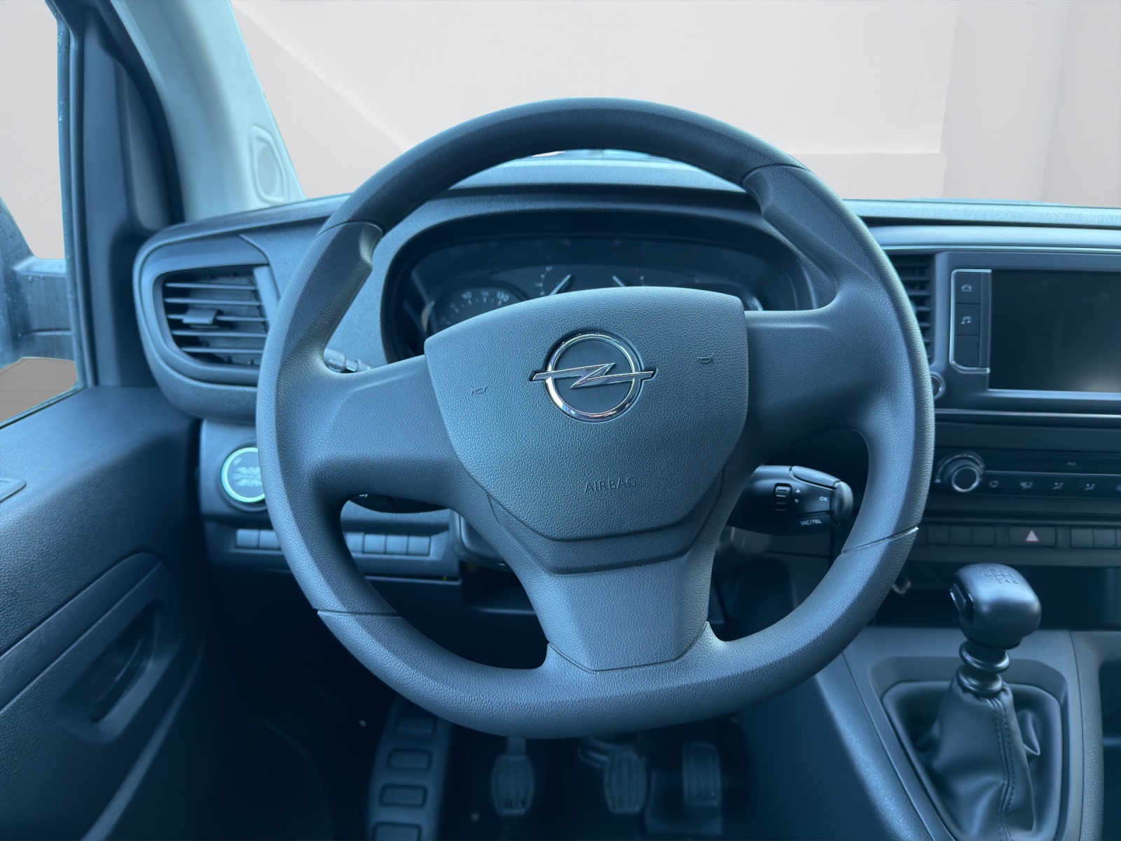 OPEL Vivaro Cargo DK Var. 3.0 t M 2.0 D 144 S/S 4X4-image-16