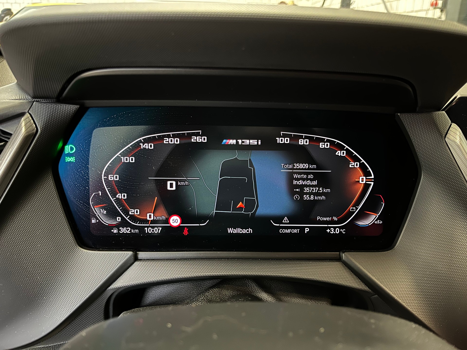 BMW M135i xDrive Steptronic-image-10