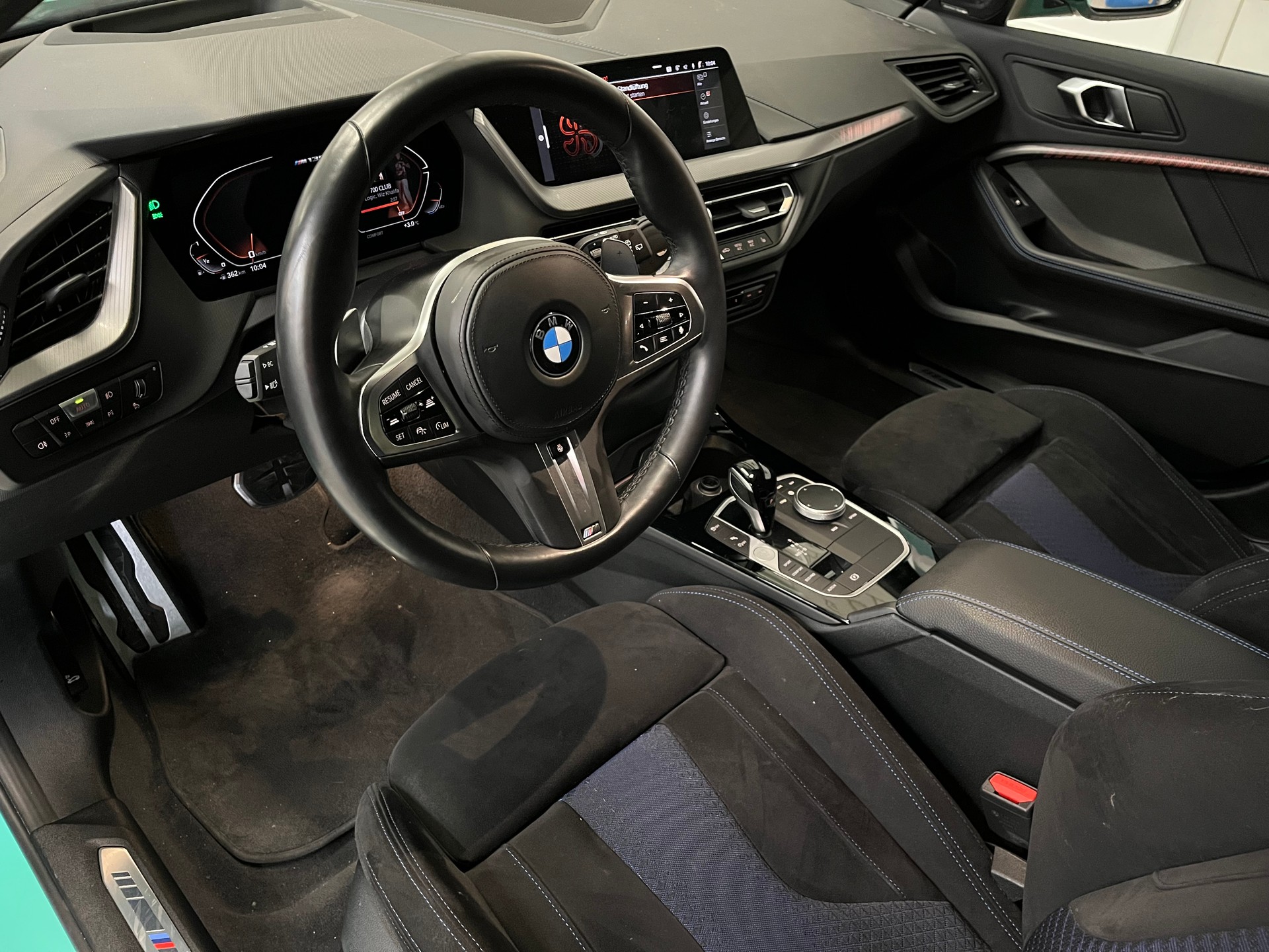 BMW M135i xDrive Steptronic-image-5