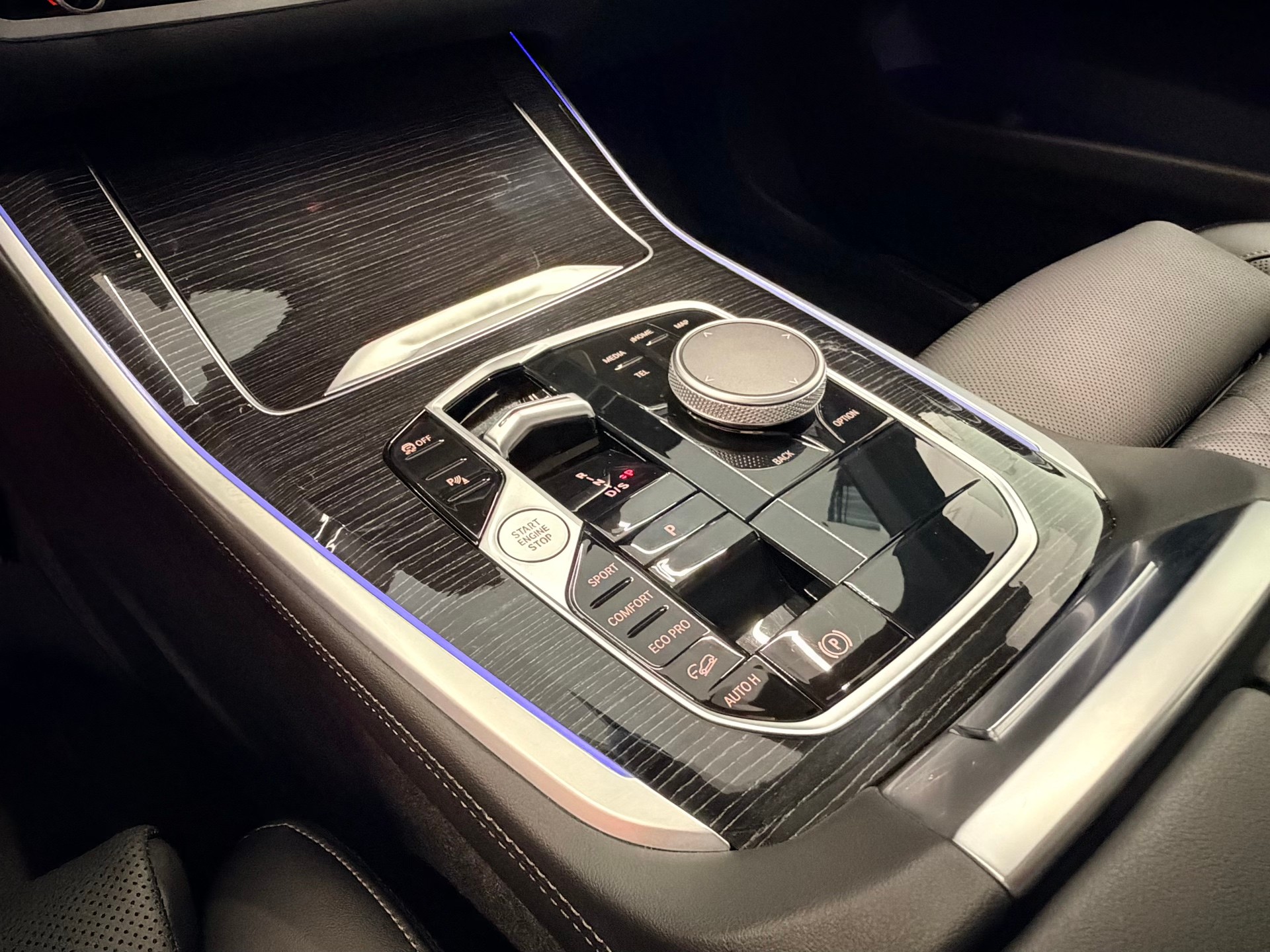 BMW X5 xDrive 48V M60i M Sport Pro Steptronic-image-25