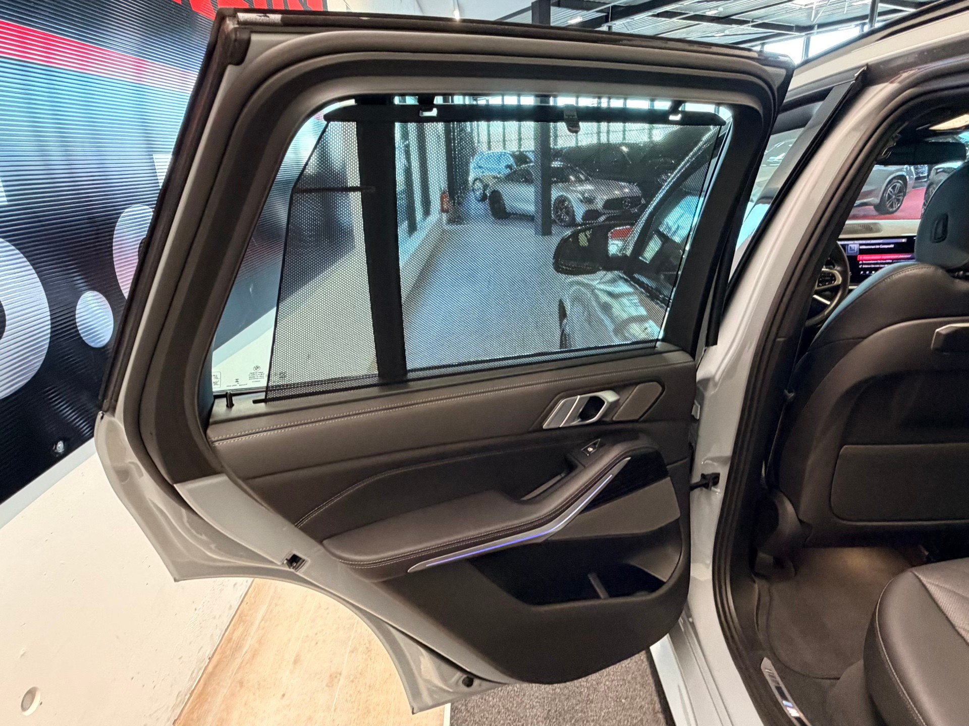 BMW X5 xDrive 48V M60i M Sport Pro Steptronic-image-19