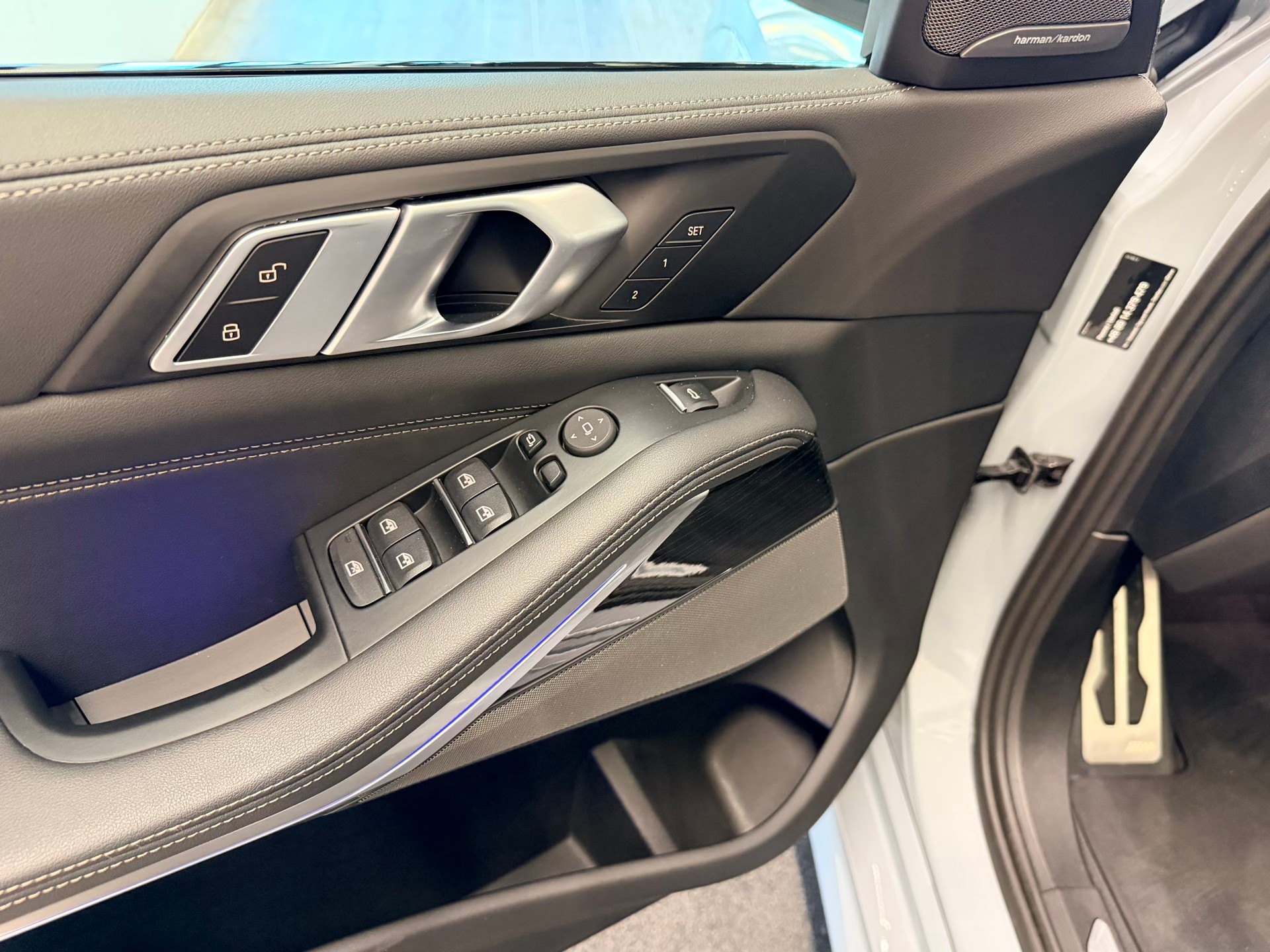 BMW X5 xDrive 48V M60i M Sport Pro Steptronic-image-12