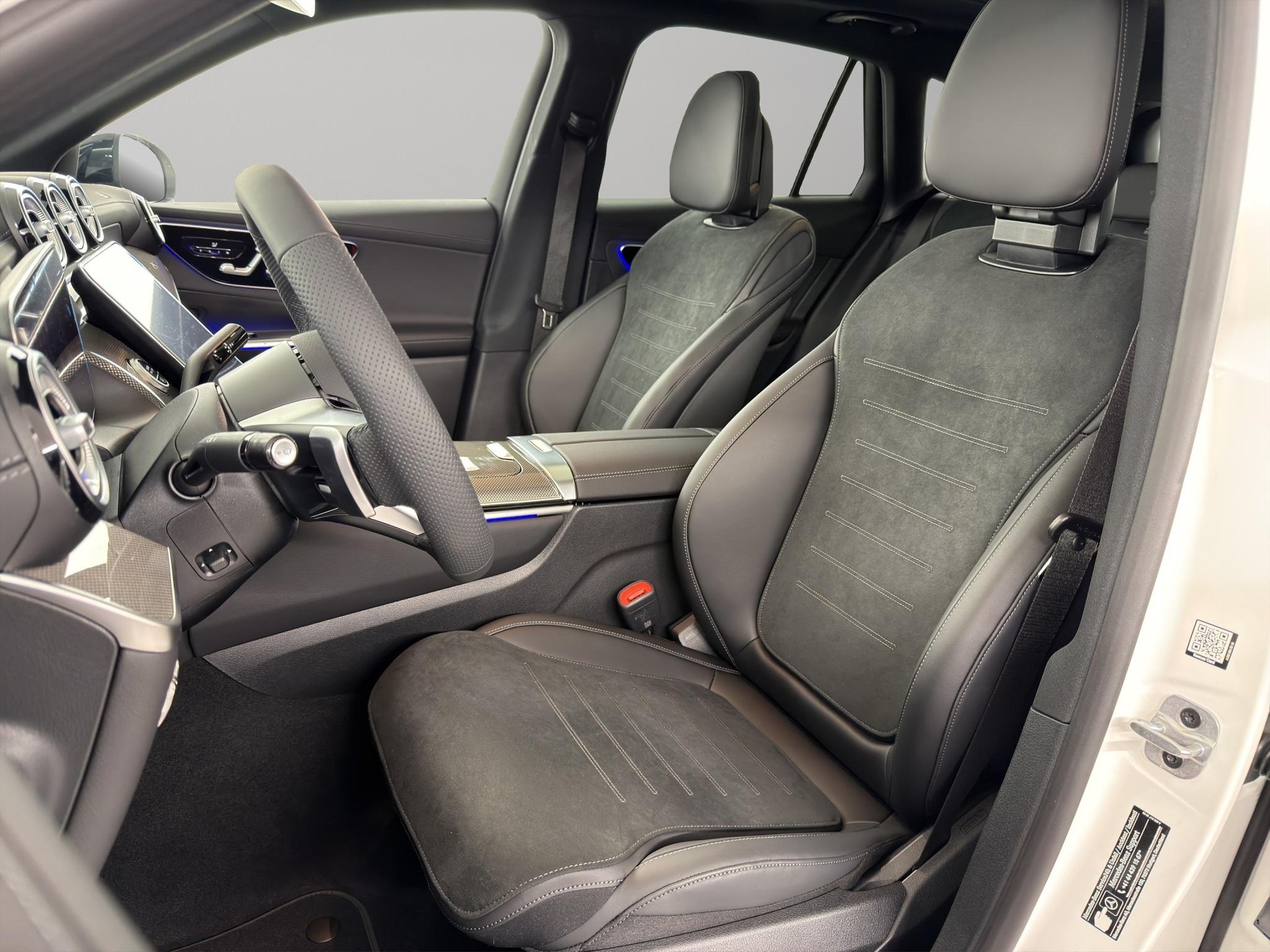 MERCEDES-BENZ GLC 220 d AMG Line 4matic-image-6