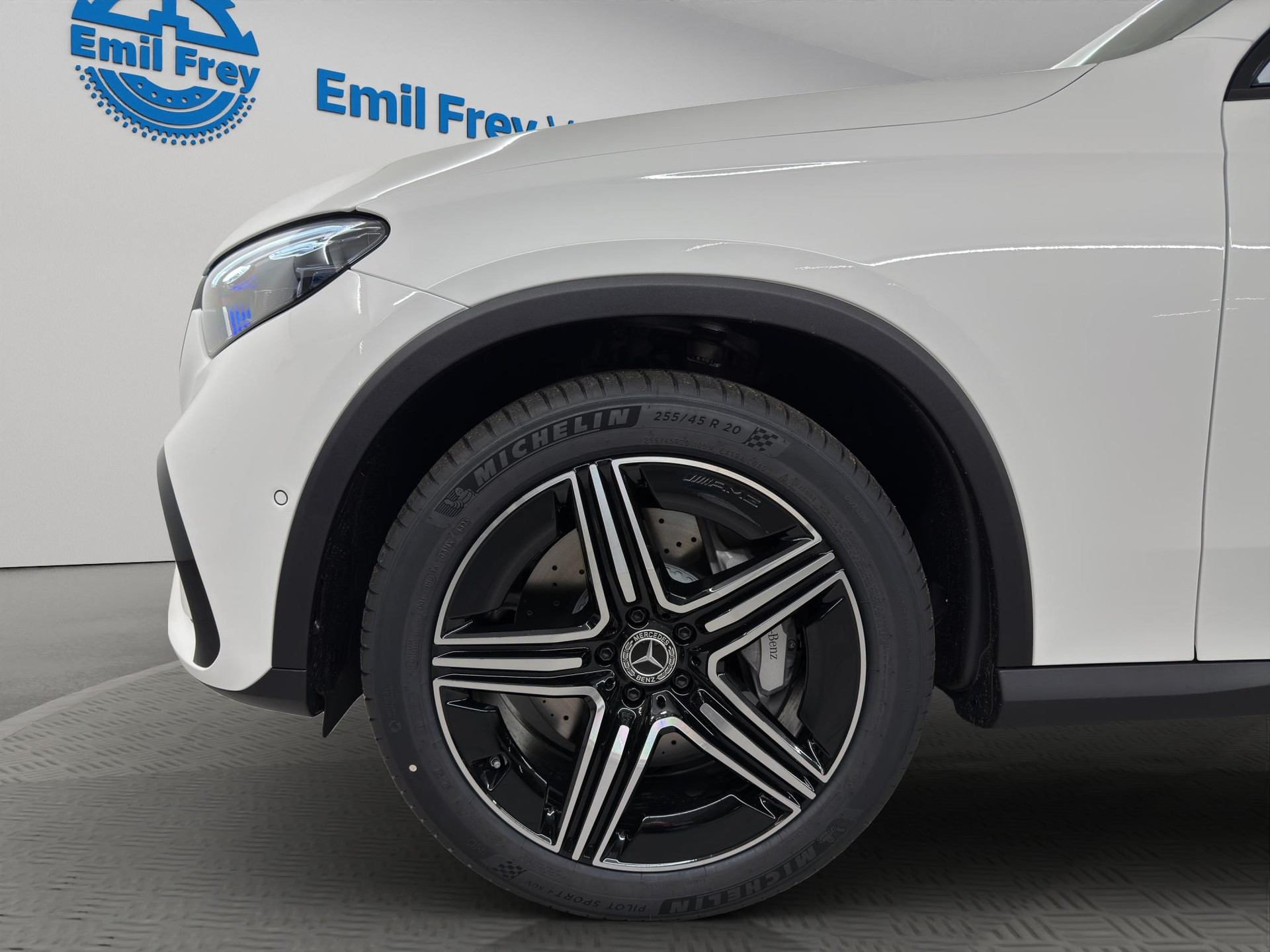 MERCEDES-BENZ GLC 220 d AMG Line 4matic-image-3