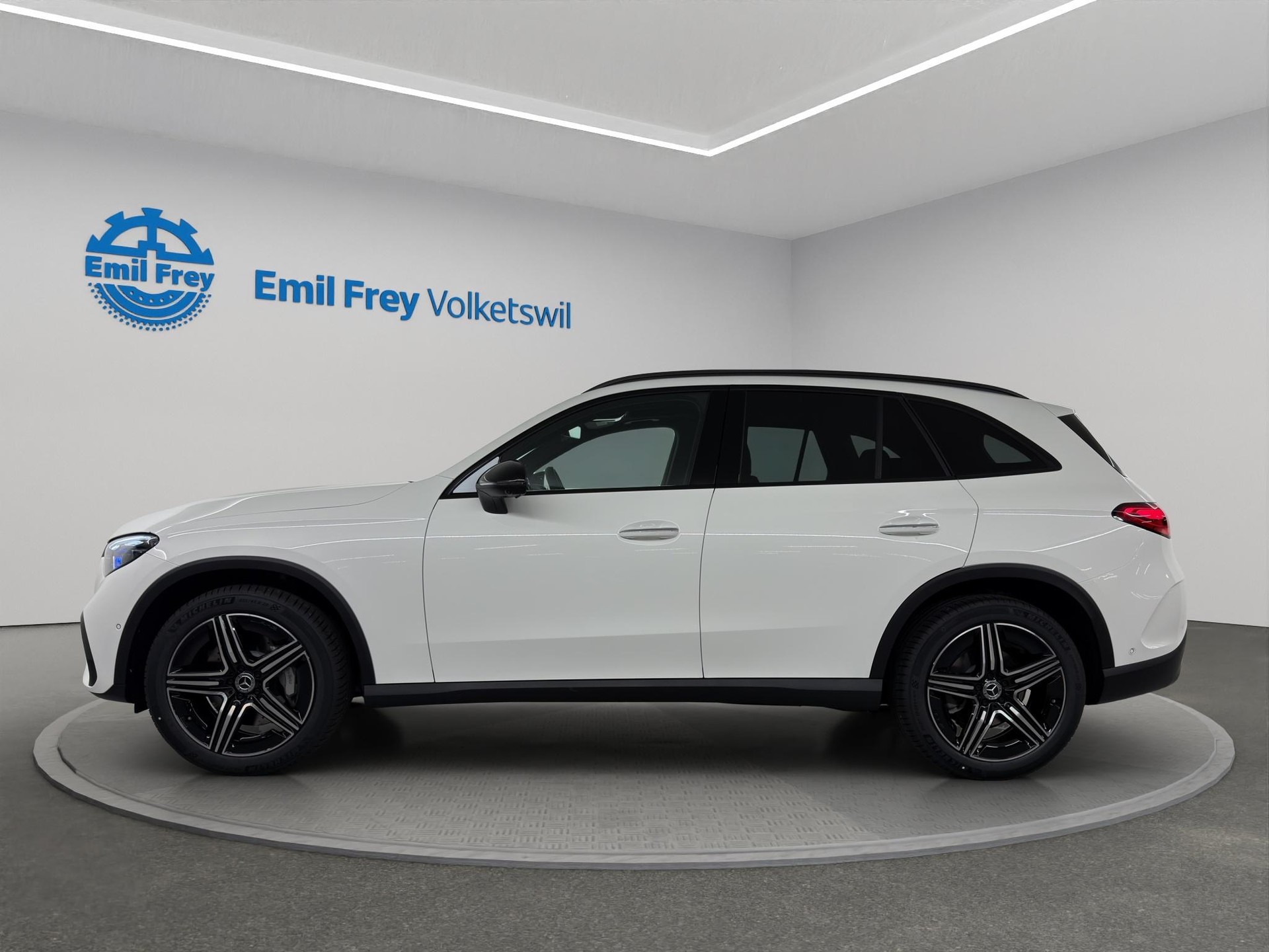 MERCEDES-BENZ GLC 220 d AMG Line 4matic-image-1