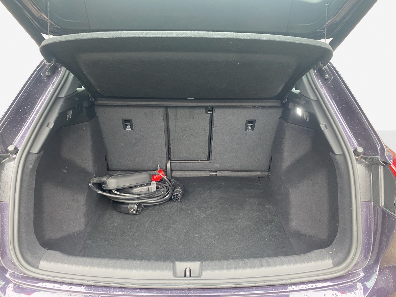 AUDI Q4 e-tron 50 quattro-image-12