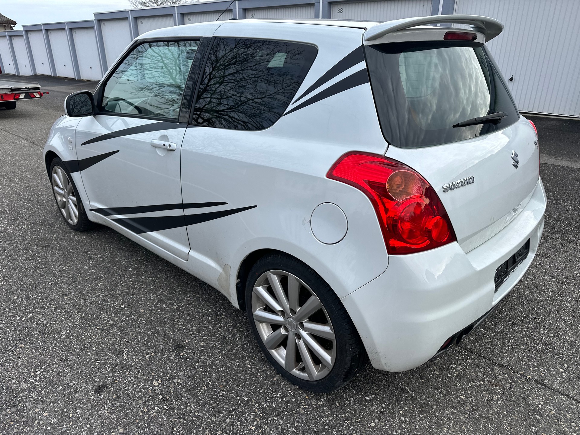 SUZUKI Swift 1.6i 16V Sport-image-4