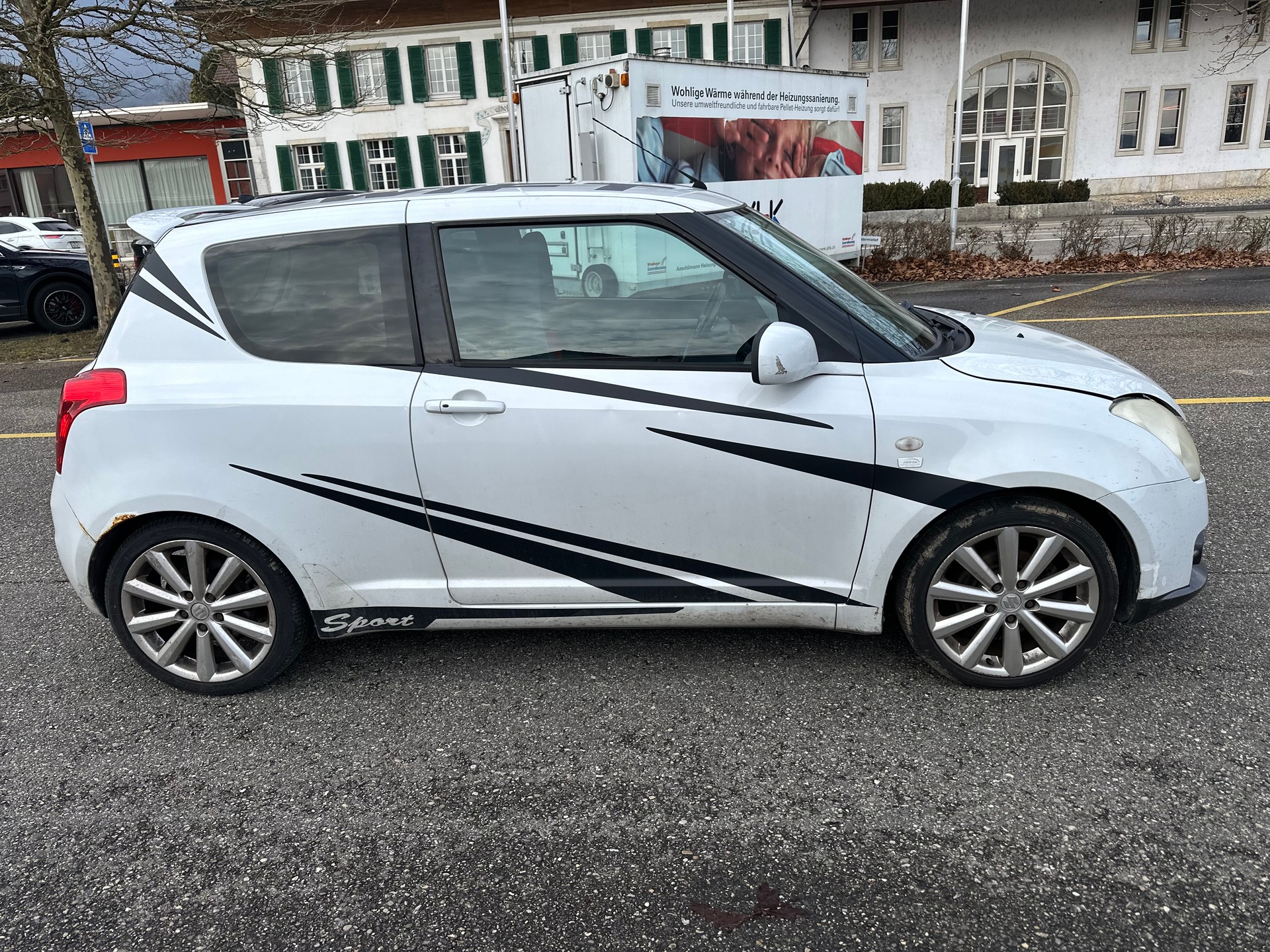 SUZUKI Swift 1.6i 16V Sport-image-2