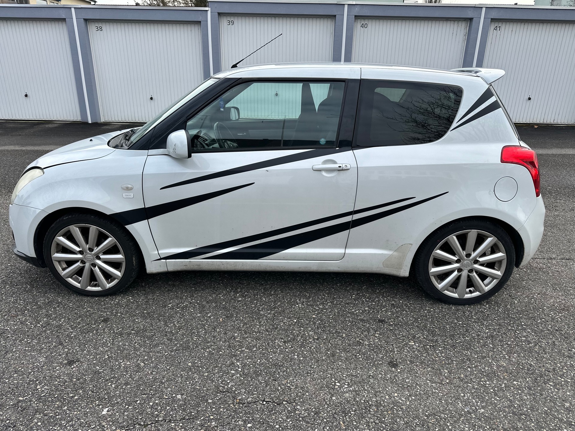 SUZUKI Swift 1.6i 16V Sport-image-5