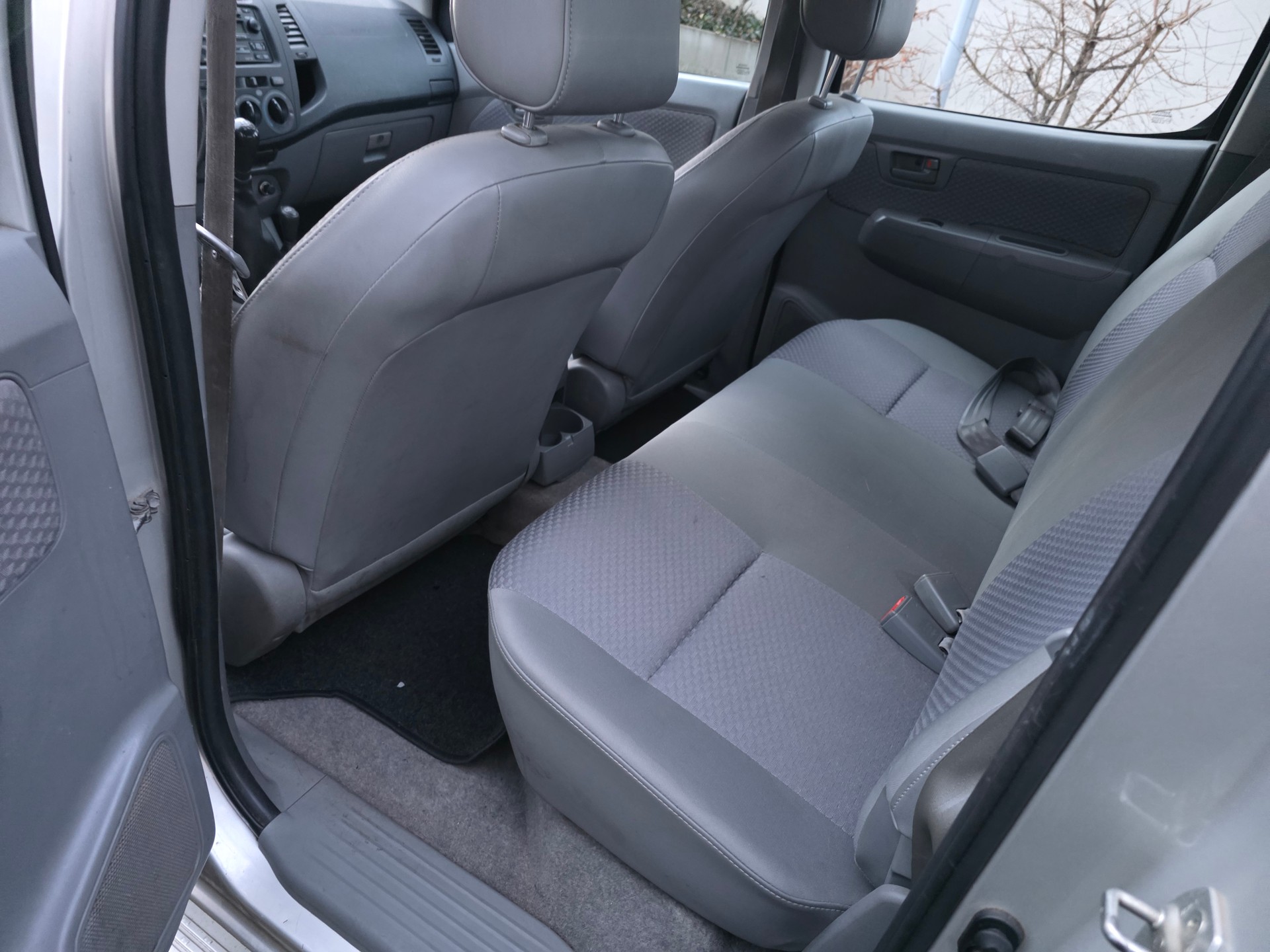 TOYOTA Hilux 4x4 DoubleCab LineaTerra-image-8