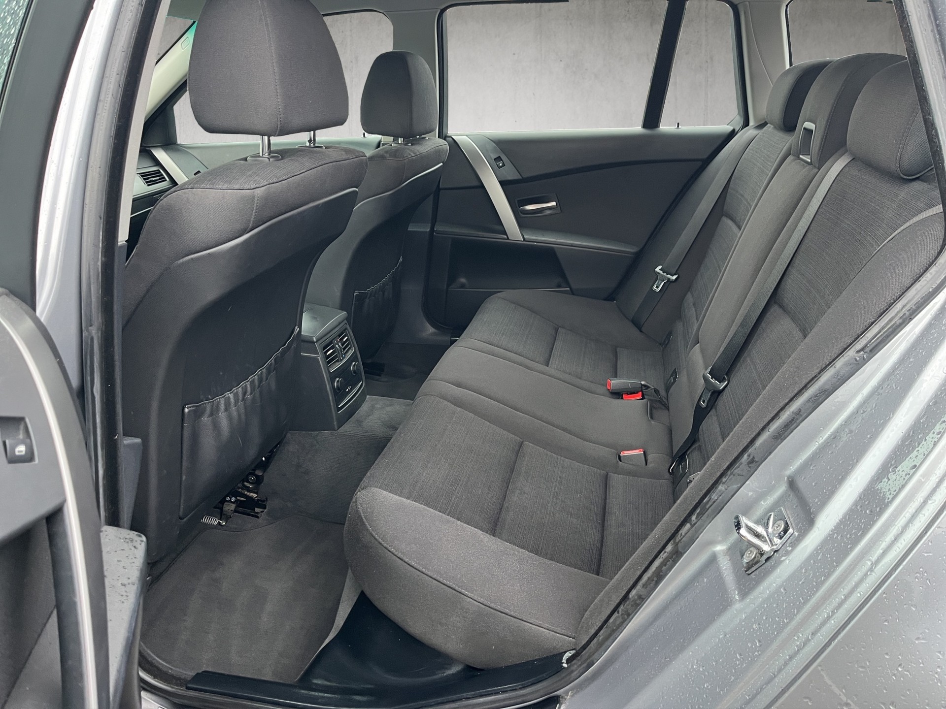 BMW 525xi Touring-image-11