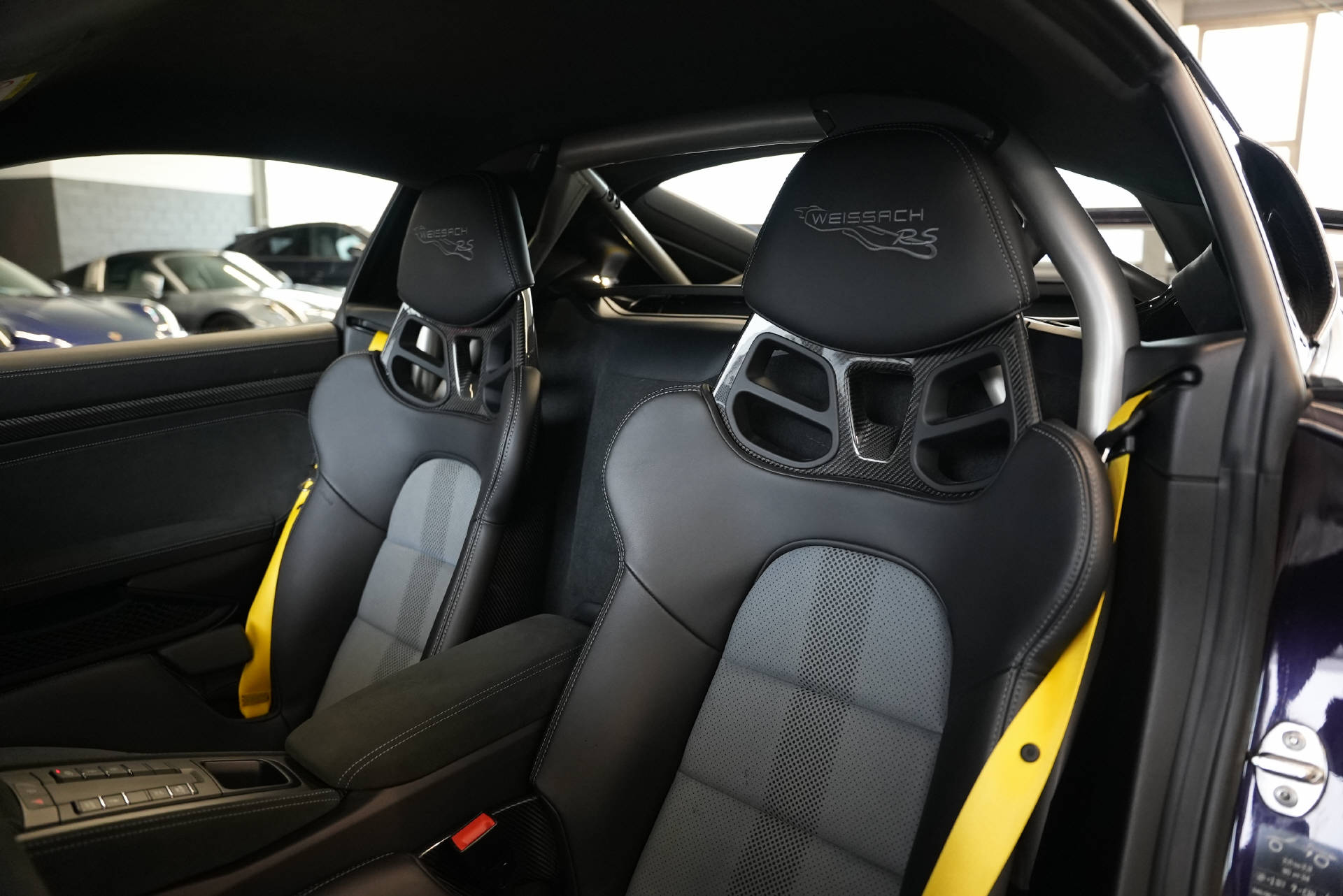 PORSCHE Cayman 718 GT4 RS PDK Weissach-image-9