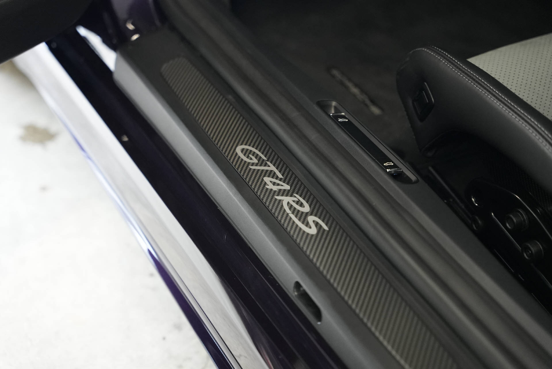 PORSCHE Cayman 718 GT4 RS PDK Weissach-image-15