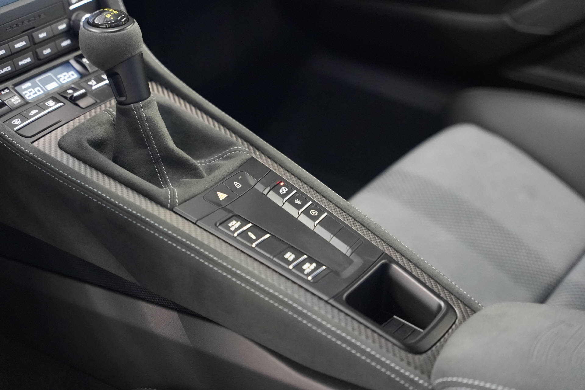 PORSCHE Cayman 718 GT4 RS PDK Weissach-image-14