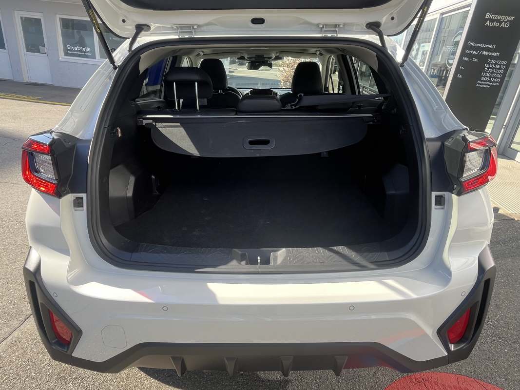SUBARU Crosstrek 2.0i e-Boxer Luxury-image-4