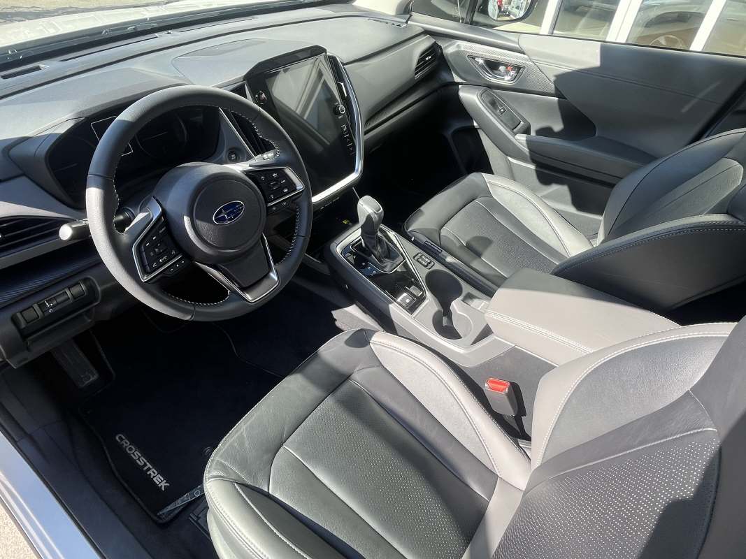 SUBARU Crosstrek 2.0i e-Boxer Luxury-image-2