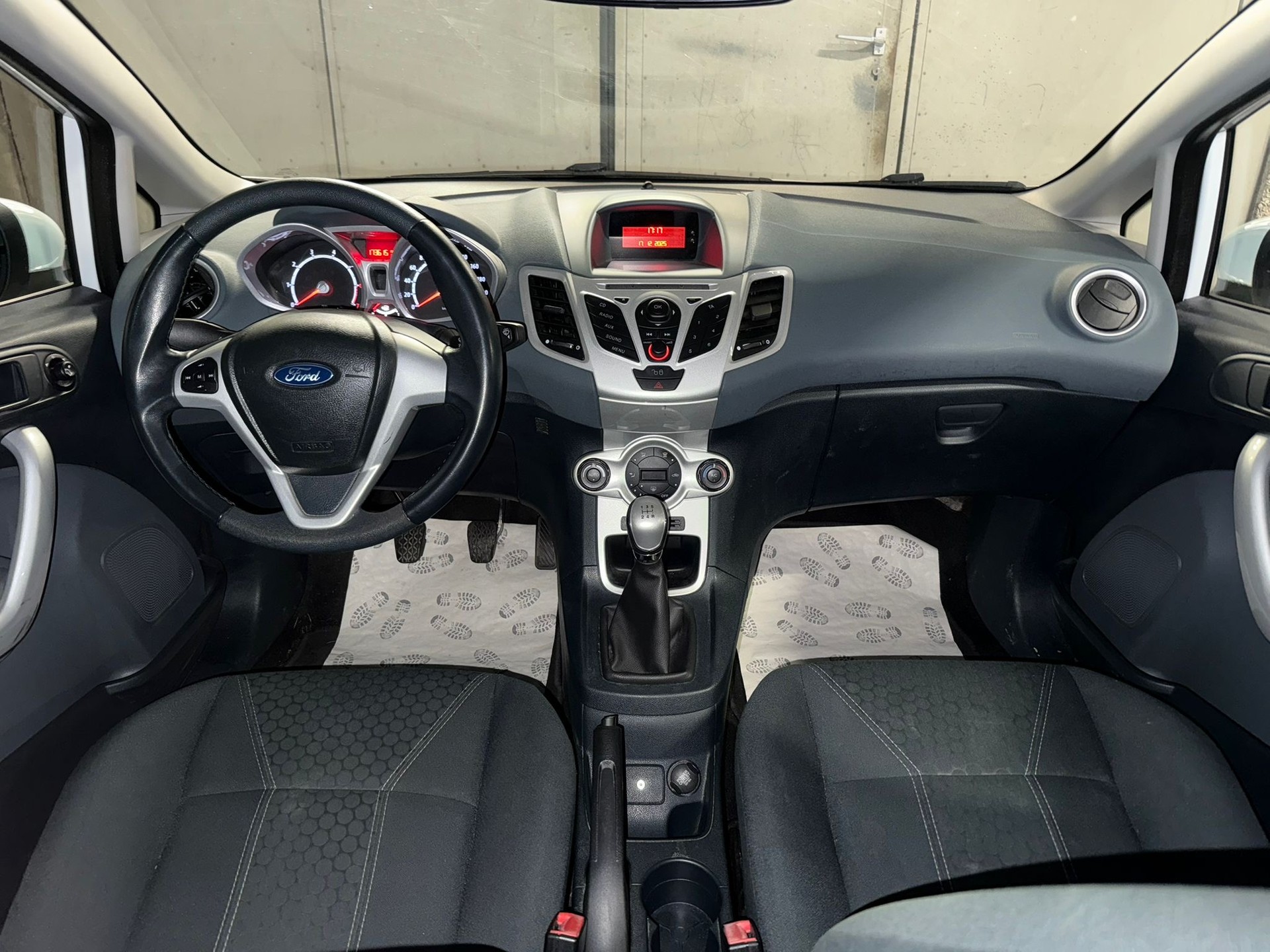 FORD Fiesta 1.4 16V Colourline //AB MFK!-image-6