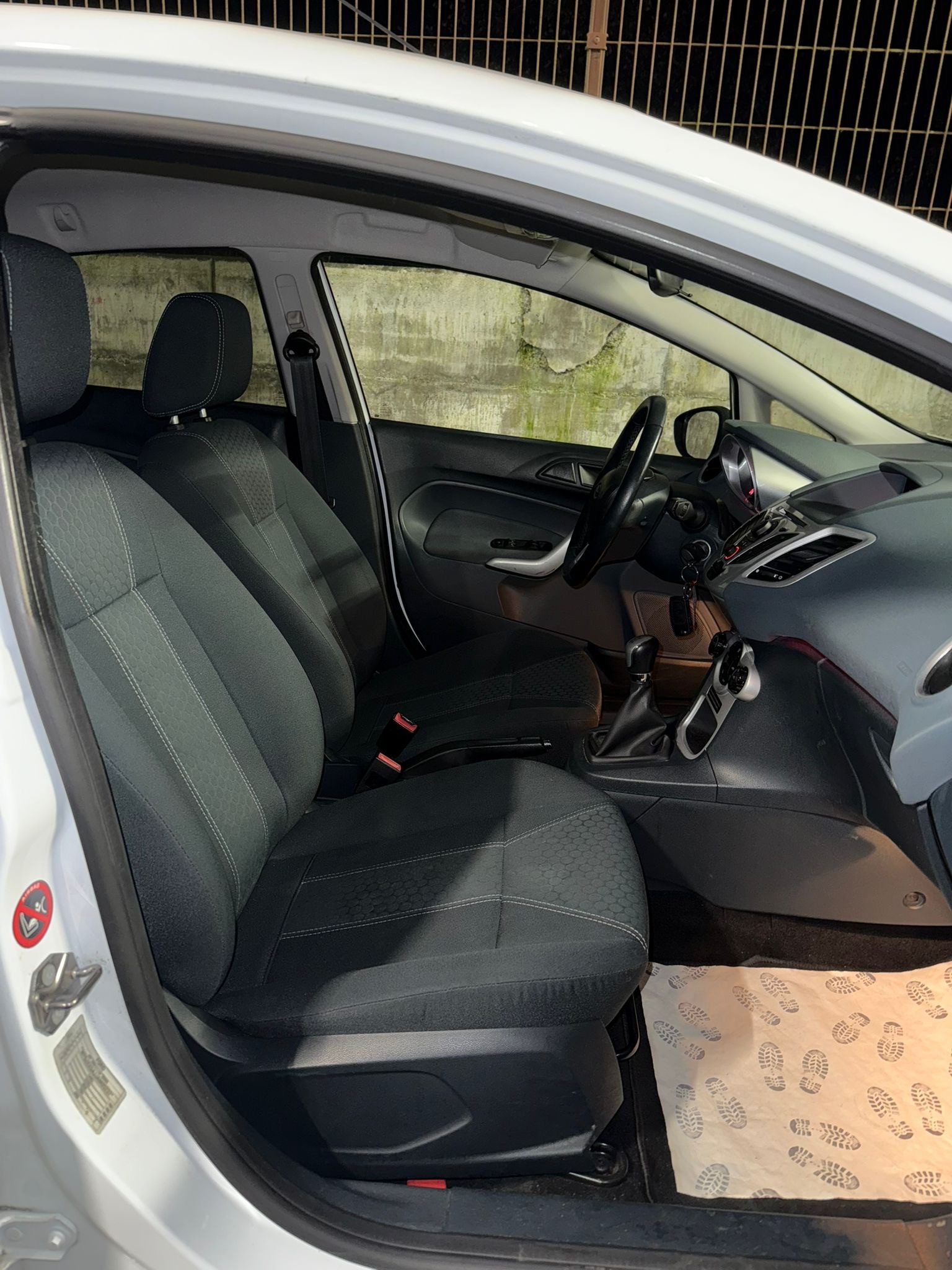 FORD Fiesta 1.4 16V Colourline //AB MFK!-image-9